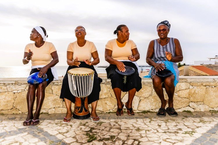 Batucadeiras, musiciennes traditionnelles de Maio, Cap-Vert
